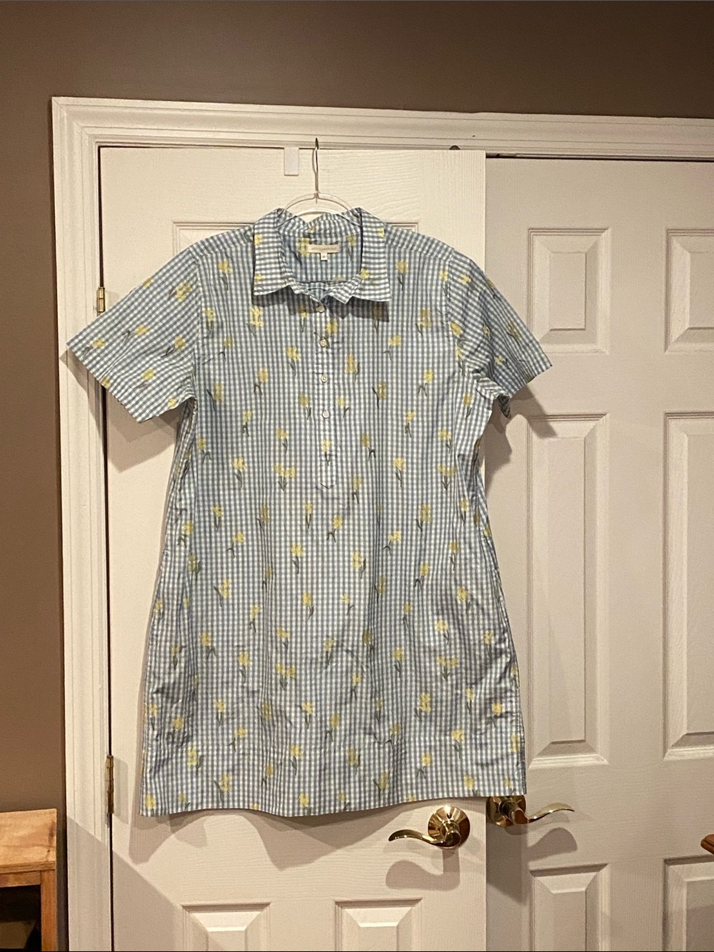 Ann Mashburn Blue Gingham Floral Popover Shirt Dress. - Picture 2 of 5